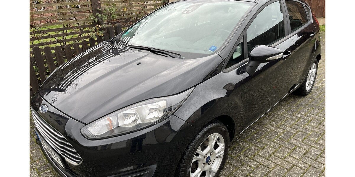 Ford Fiesta 104.950 km 5.200 € Berlin 10178
