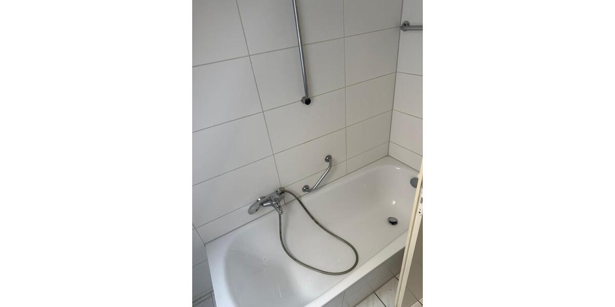 Dachgeschoßwohnung Holzminden - 3 Zimmer, 66 m&sup2;, 450&euro; | Angebot:26269887