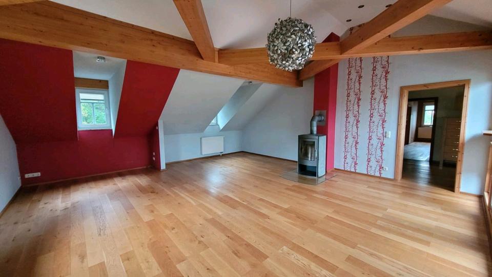 Dachgeschoßwohnung Saalfeld (Saale) - 4 Zimmer, 110 m&sup2;, 750&euro; | Angebot:26327528