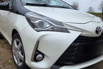 Toyota Yaris 72.000 km 12.600 &euro; Schmallenberg 57392