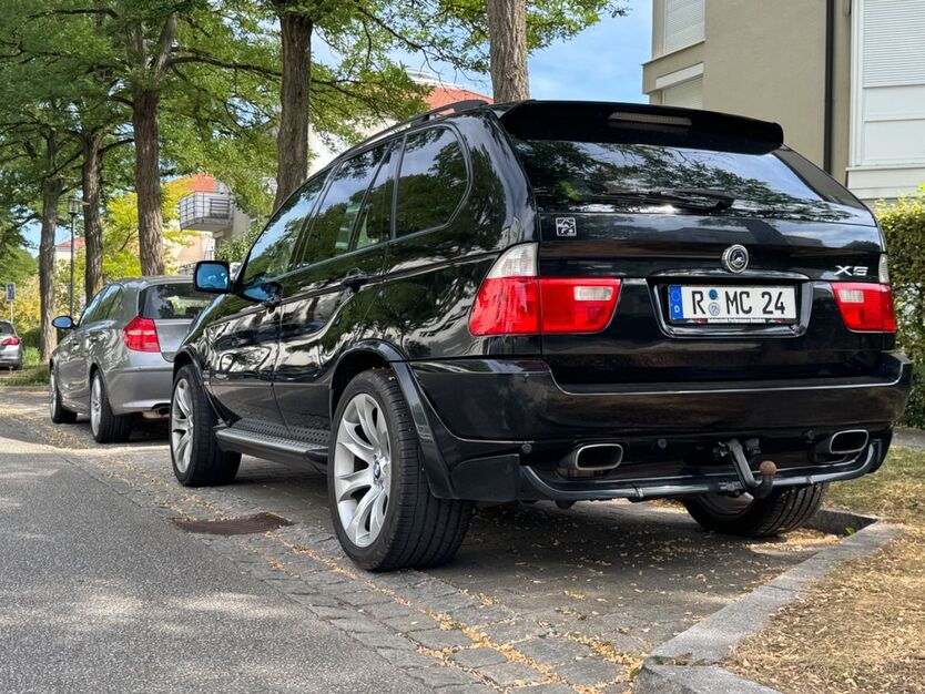 BMW X5 111.200 km 15.000 € Regensburg 93049