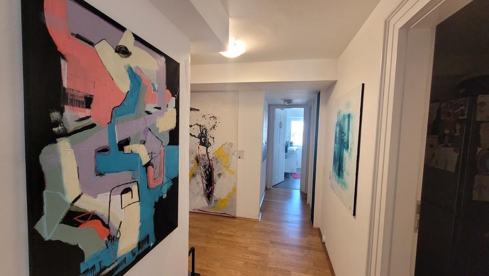 Mitbewohnerin ü 30 für geteilte 130qm Wohnunng (2 Zi sind deine)