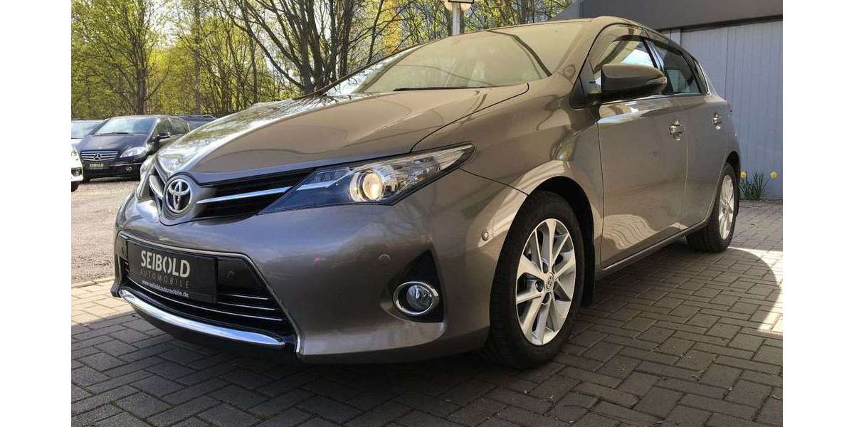 Toyota Auris 88.000 km 11.900 &euro; Berlin 10315