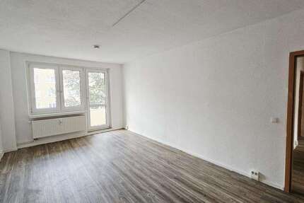 Wohnung zum Mieten in Magdeburg 420,72 € 70.12 m² 4 zimmer