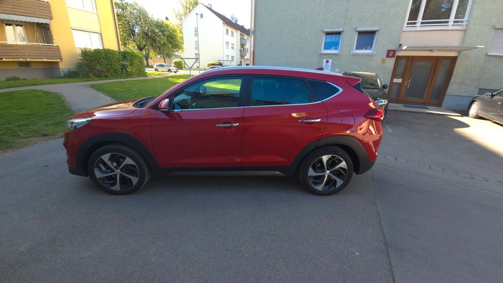 Hyundai TUCSON 122.000 km 15.000 &euro; Memmingen 87700