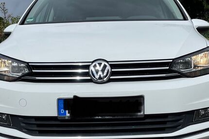 VW Touran 143.489 km 16.300 € Gundelfingen 79194