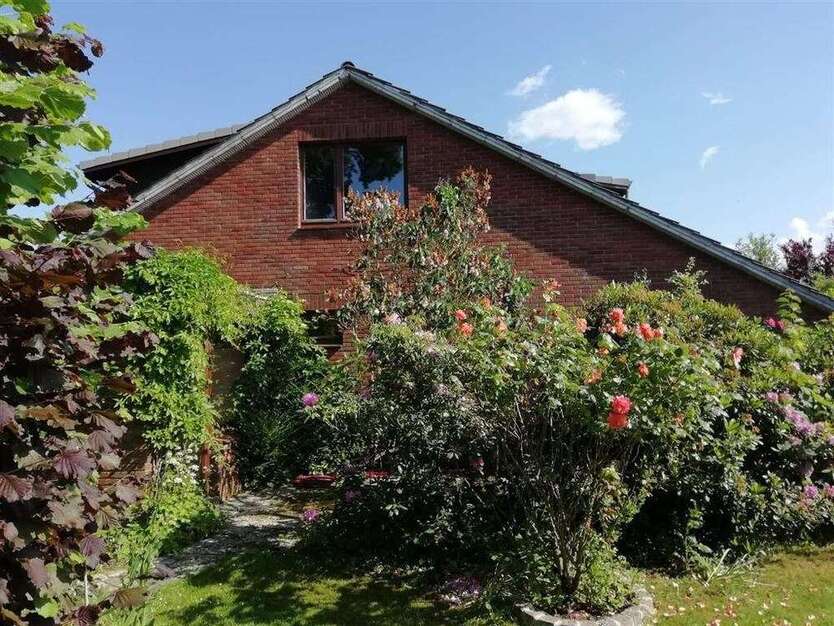 Haus zum Kaufen in Otterndorf , Niederelbe 299.000 € 186 m²