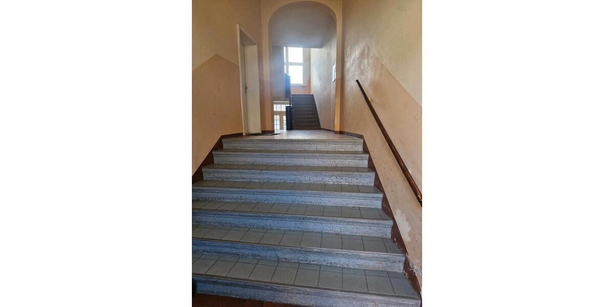 Etagenwohnung Eisleben (Lutherstadt) - 2 Zimmer, 107 m&sup2;, 650&euro; | Angebot:26560360