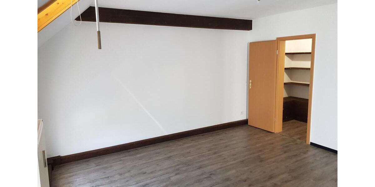 Etagenwohnung Neustadt in Sachsen - 2 Zimmer, 75 m&sup2;, 450&euro; | Angebot:26185908