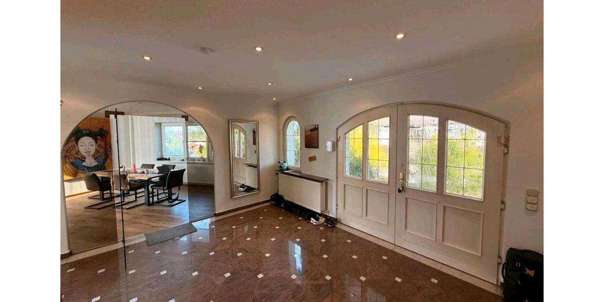 Villa Eschwege - 8 Zimmer, 300 m&sup2;, 675.000&euro; | Angebot:26404791
