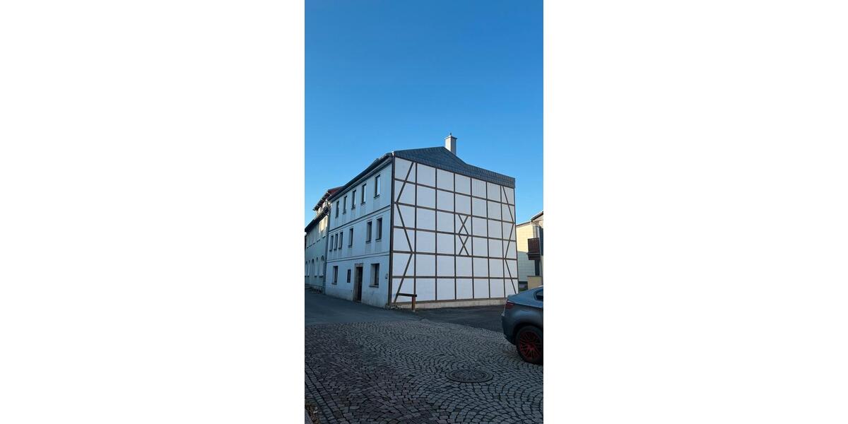 Etagenwohnung Saalfeld (Saale) - 11 Zimmer, 300 m&sup2;, 25&euro; | Angebot:25881780