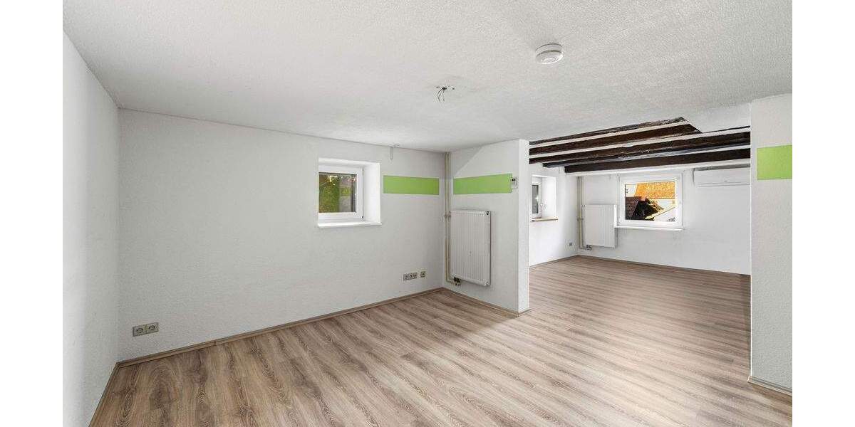 Einfamilienhaus Hilzingen - 7 Zimmer, 215 m&sup2;, 585.000&euro; | Angebot:25879468