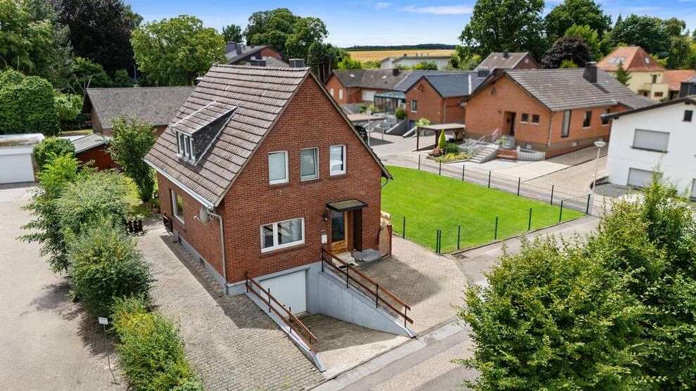 Haus zum Kaufen in Heinsberg-Randerath 225.000 € 114 m² 4 zimmer