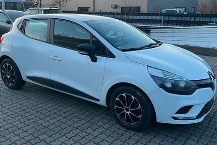 Renault Clio 166.000 km 6.000 &euro; Nidda 63667