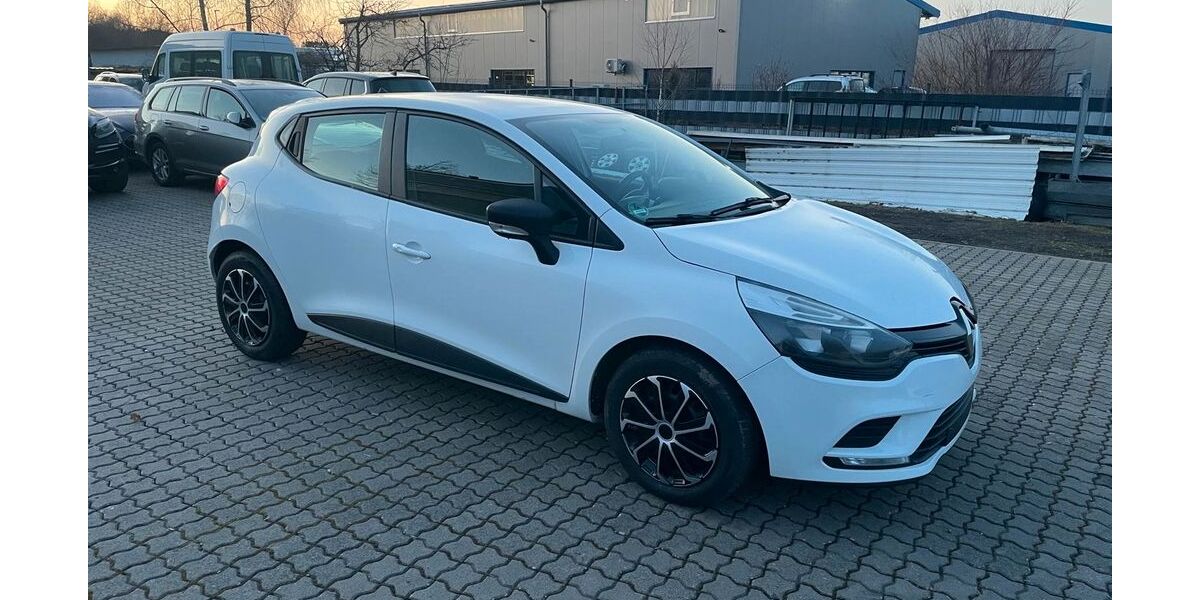 Renault Clio 166.000 km 6.700 &euro; Nidda 63667