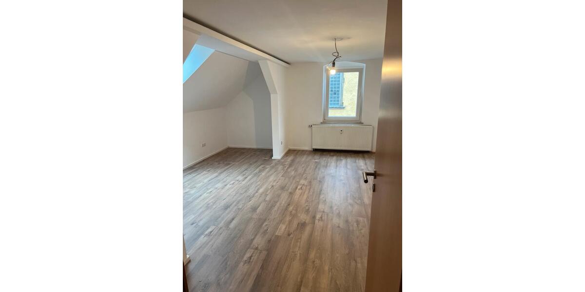 Dachgeschoßwohnung Bad Berneck im Fichtelgebirge - 3 Zimmer, 20 m&sup2;, 750&euro; | Angebot:26223716