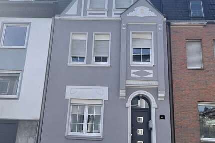 Haus zum Kaufen in Eschweiler 298.800 € 149 m² 7 zimmer