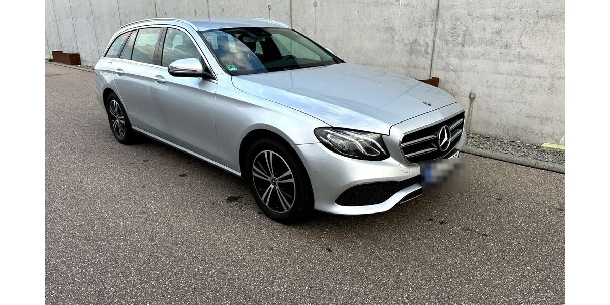 Mercedes-Benz E 220 90.800 km 22.900 &euro; Langenbrettach 74243