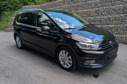 VW Touran 146.781 km 12.950 &euro; Zeil a. Main 97475