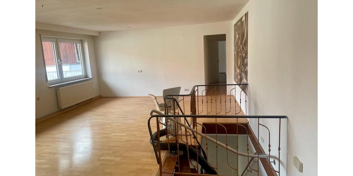 Einfamilienhaus Maßbach - 3.5 Zimmer, 135 m&sup2;, 750&euro; | Angebot:22034646