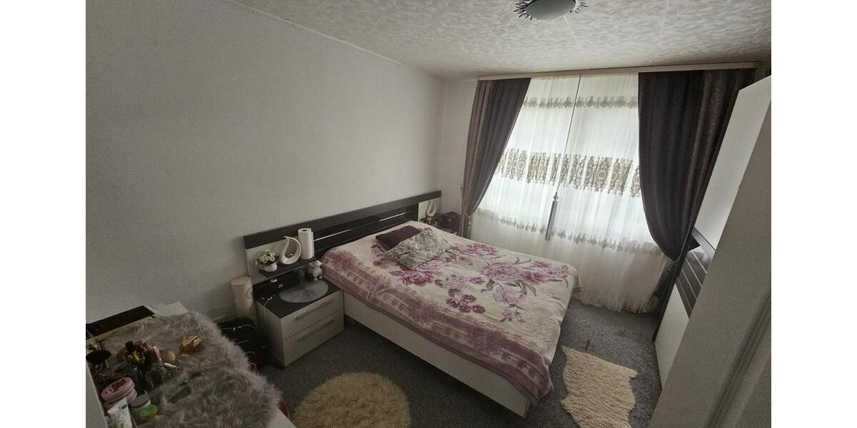 ** Große 4-Zimmer-Eigentumswohnung in Altwarmbüchen ** 4 zimmer