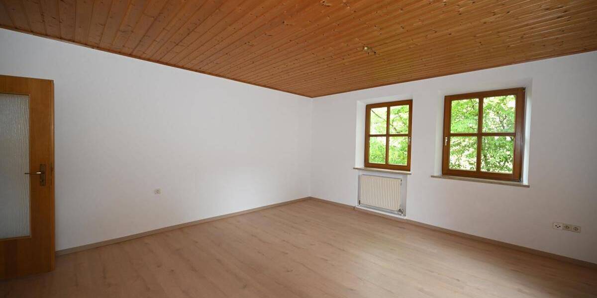 Etagenwohnung Neumarkt Altenhof - 4 Zimmer, 96 m&sup2;, 800&euro; | Angebot:26796430