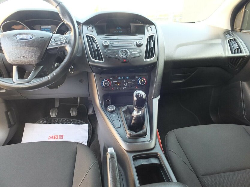 Ford Focus STUFENHECK KLIMAUTOMATIK PARKPILOT 118.919 km 7.304 € Köln 50858