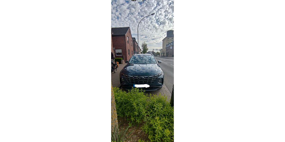 Hyundai TUCSON 68.000 km 22.999 &euro; Würselen 52146
