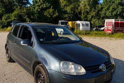 VW Golf 211.345 km 2.100 &euro; Nürnberg 90451