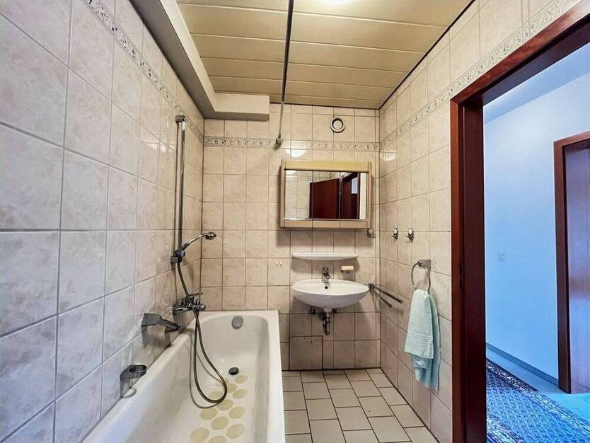 Ein faires Angebot, gepflegte 3 Zimmerwohnung mit Garagenstellplatz