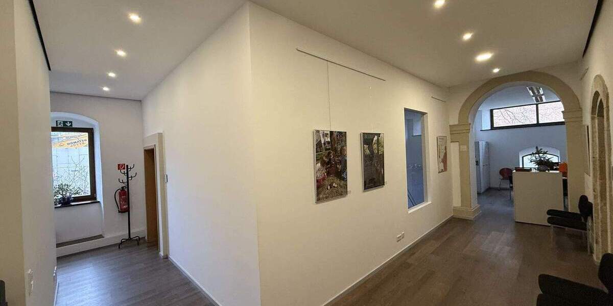 Büroetage zum Kauf in der Kasseler Innenstadt direkt an der Fulda 1 zimmer