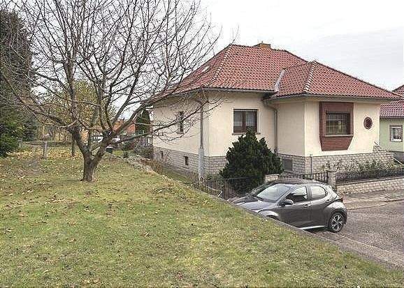 Einfamilienhaus Roßleben - 5 Zimmer, 110 m&sup2;, 185.000&euro; | Angebot:25176357