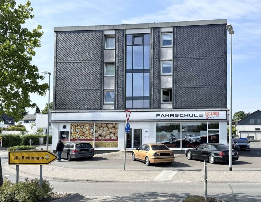 Provisionsfrei* Gepflegtes Wohn- und Geschäftshaus in sehr gut frequentierter und zentraler Lage zimmer