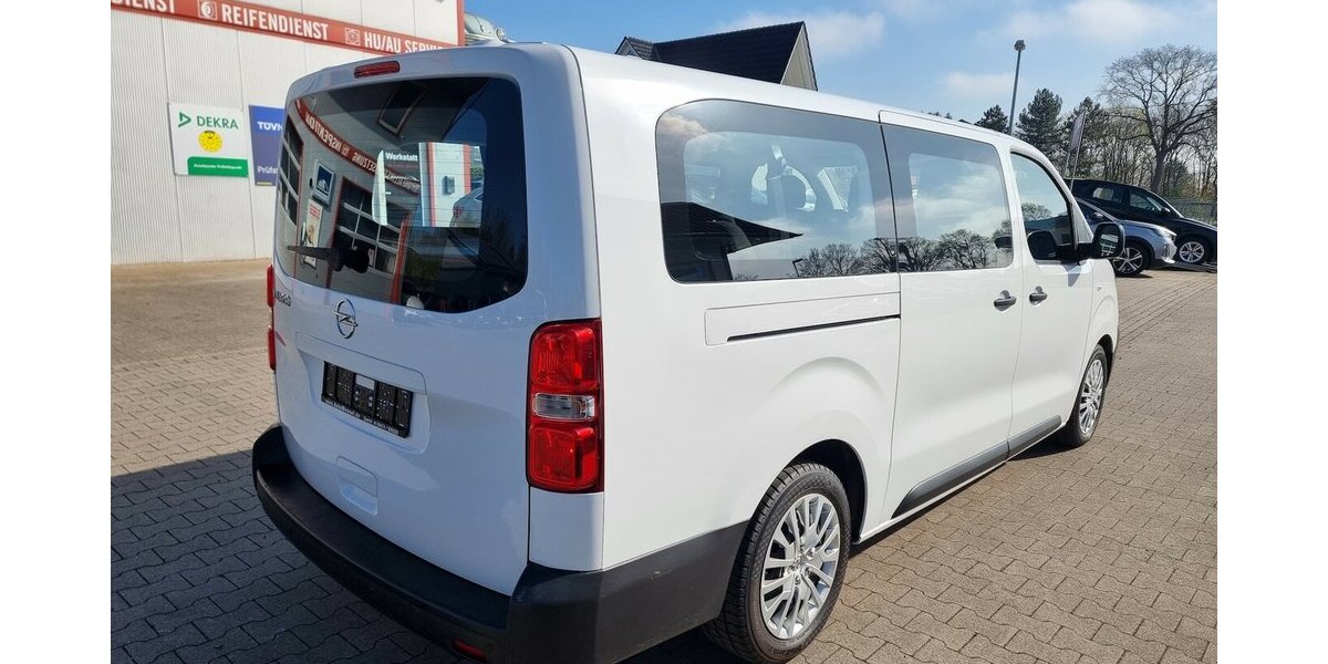 Opel Vivaro Edition M 9-Sitzer Automatik Zafira Life 84.300 km 27.700 &euro; Garrel 49681