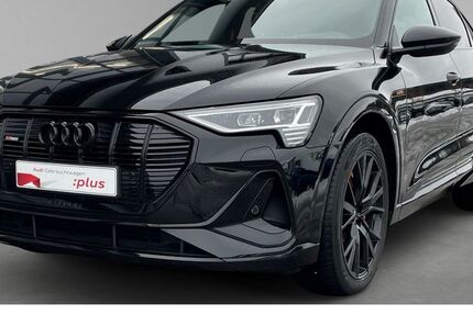 Audi e-tron 48.900 km 58.970 &euro; Traunstein 83278