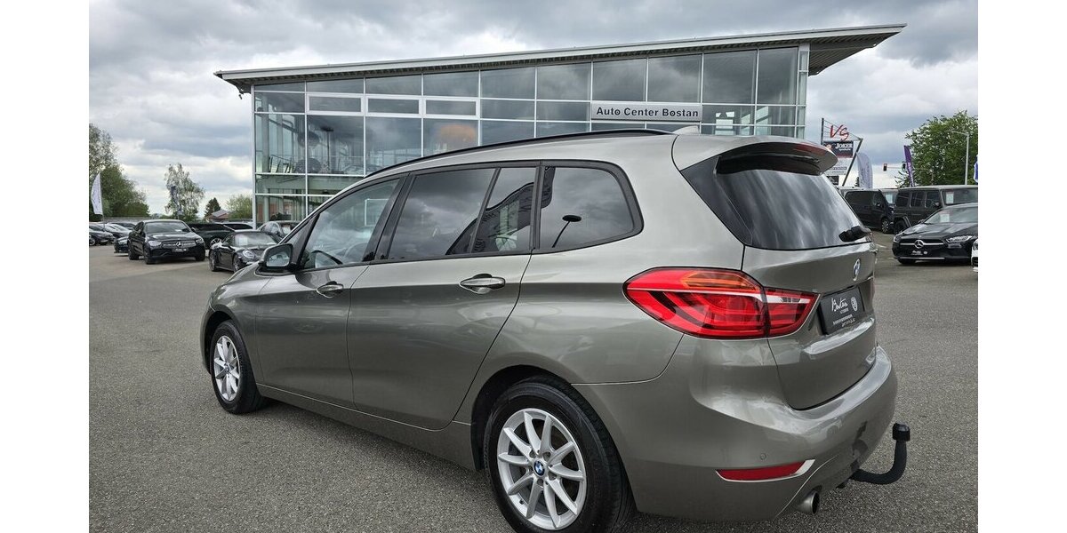 BMW 218 Active Tourer d ADVANTAGE/7-SITZER/AHK/KLIMA 179.900 km 11.900 &euro; Villingen-Schwenningen 78054