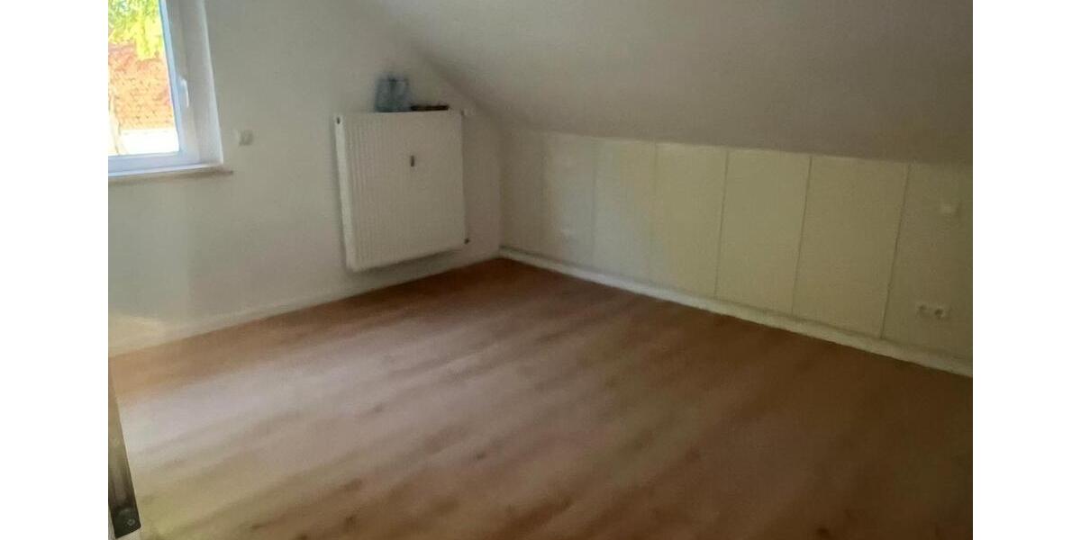 Dachgeschoßwohnung Bensheim - 3 Zimmer, 68 m&sup2;, 850&euro; | Angebot:26339691
