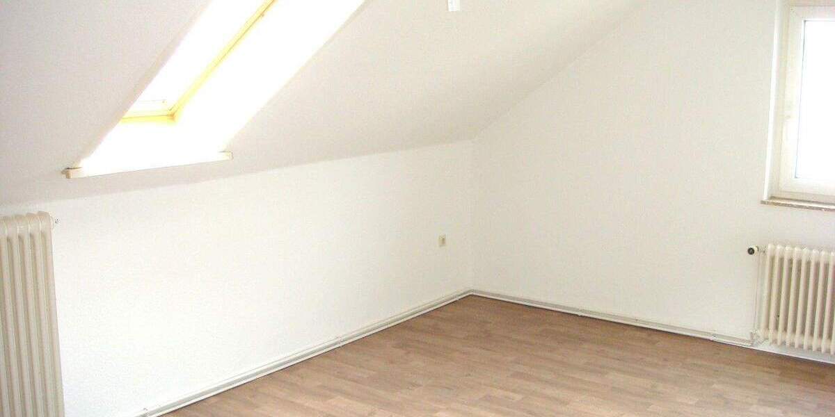 Etagenwohnung Uetze Dedenhausen - 3 Zimmer, 80 m&sup2;, 495&euro; | Angebot:25398062