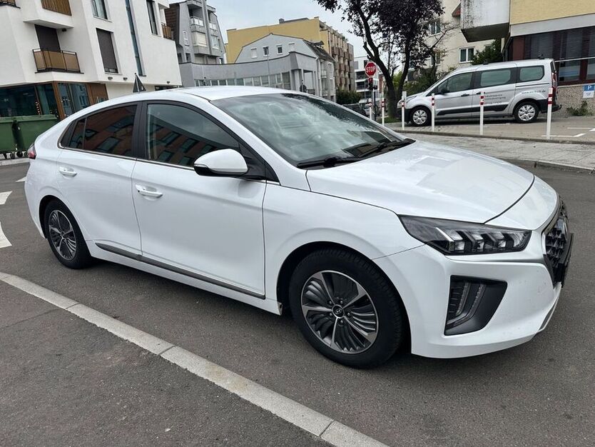 IONIQ