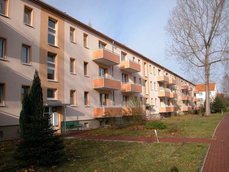 Wohnung zum Mieten in Braunsbedra 331 € 50.7 m²