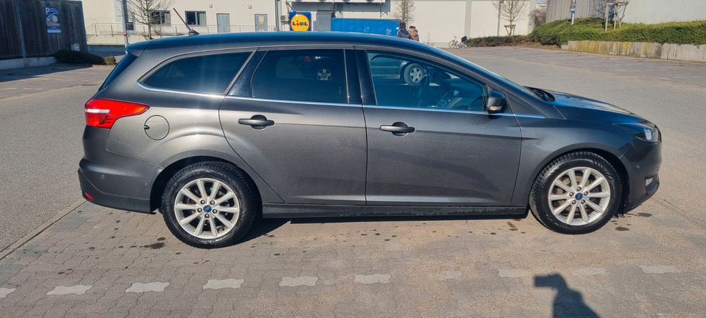 Ford Focus 76.000 km 9.850 &euro; Lübeck 23569