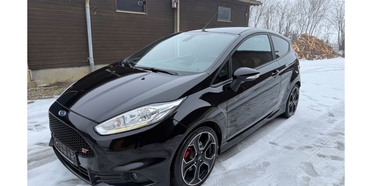 Ford Fiesta 91.000 km 13.900 &euro; Senden 89250