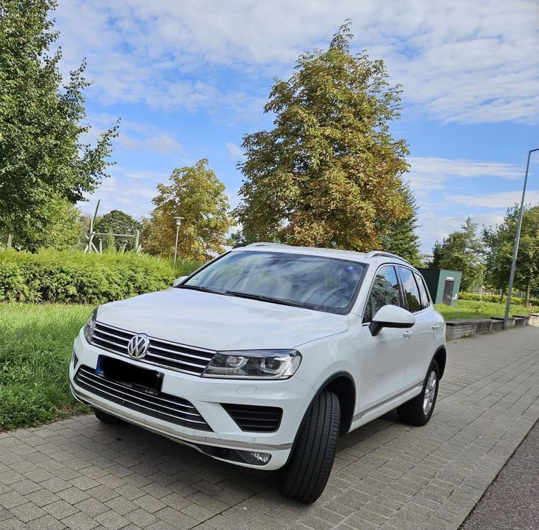 VW Touareg 225.000 km 16.450 € Königsbach-Stein 75203