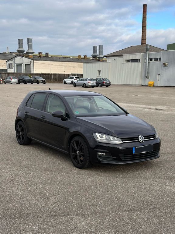 VW Golf 111.000 km 12.400 € Rastatt 76437