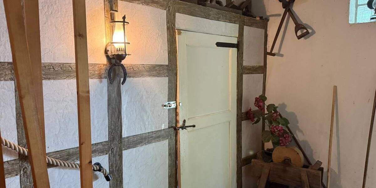 Zweifamilienhaus auf großzügigem Grundstück in idyllischer Lage 1 zimmer