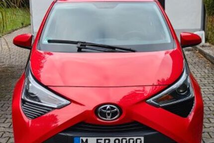 Toyota Aygo (X) 60.426 km 12.200 € München 81377