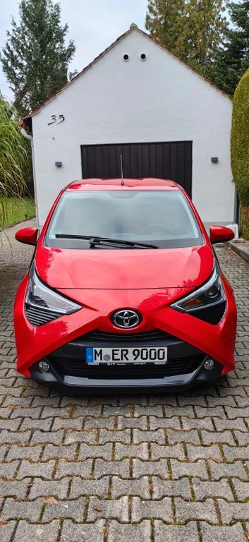 Toyota Aygo (X) 60.426 km 12.200 € München 81377