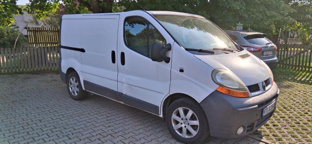 Renault Trafic 308.302 km 3.300 € Münsingen 72525