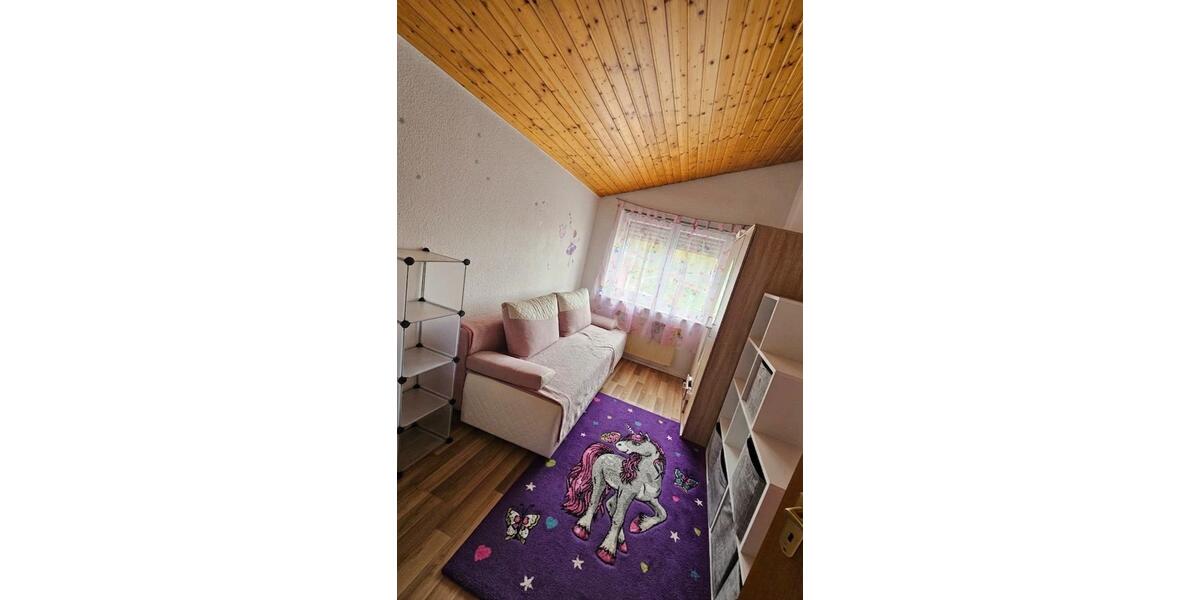 Dachgeschoßwohnung Winnenden - 3.5 Zimmer, 80 m&sup2;, 860&euro; | Angebot:26322312