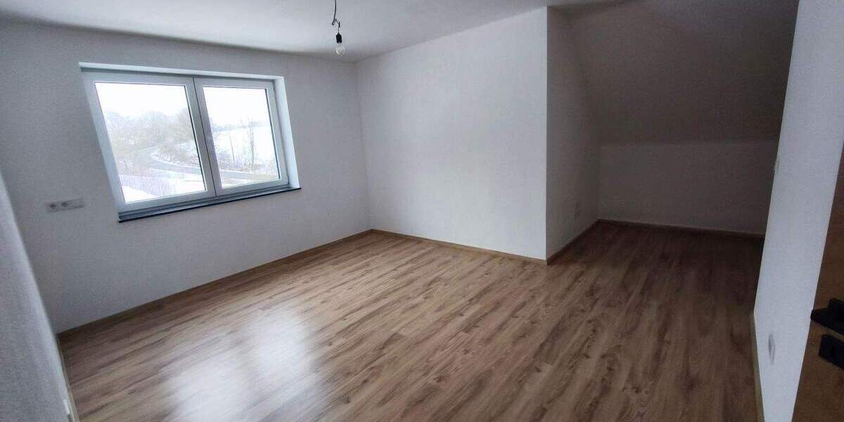 Einfamilienhaus Igensdorf Pettensiedel - 1 Zimmer, 240 m&sup2;, 2.200&euro; | Angebot:25140505